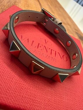 Valentino Garavani Taupe Leather Rockstud Bracelet